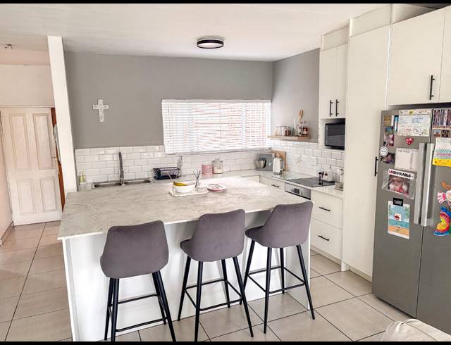 3 BEDROOM DUPLEX FOR SALE IN BRACKENDOWNS